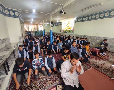 برگزاری نماز جماعت دانش آموزی