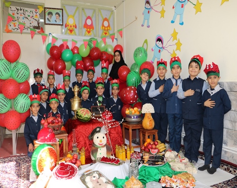 برگزاری جشن یلدا کلاس دوم خانم فانی