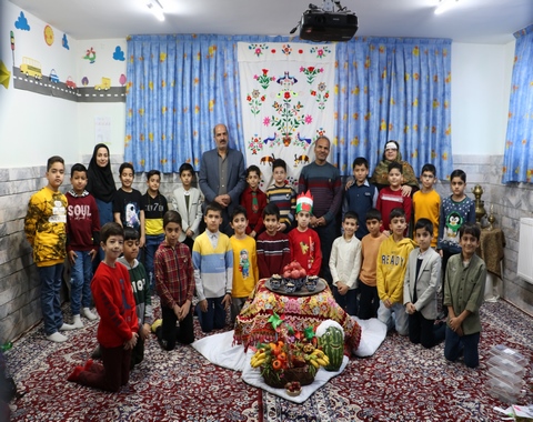 برگزاری جشن یلدا کلاس چهارم خانم عیدی