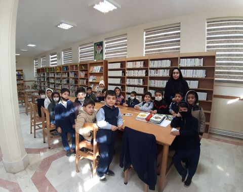 بازدید از کتاب خانه و آرامگاه شهید سید حسن مدرس کلاس دوم خانم فانی