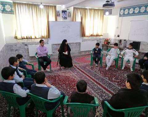 جلسه منتخبین مسابقات قرآن و عترت ونماز، در نمازخانه مدرسه