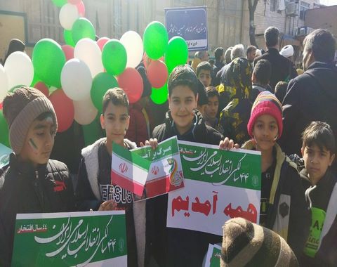 بخش اول یادگاری های دانش آموزان در حضور راهپیمایی۲۲ بهمن