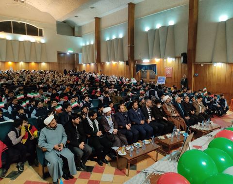جشن دهه فجر در سالن فرهنگی و هنری سرو کاشمر به مناسبت ۲۲ بهمن